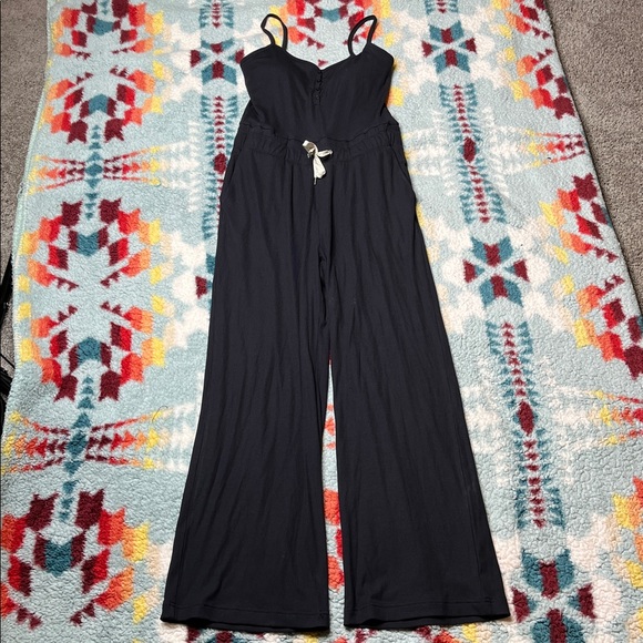 Vuori Pose Henley jumpsuit black - Picture 3 of 11